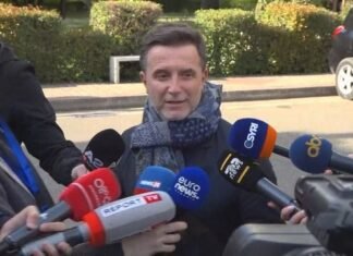 Erion Braçe pyetet për kandidimin për Tiranën: Kur të kemi të reja, do ua them! Gjërat që thuhen në shtëpi mbeten aty