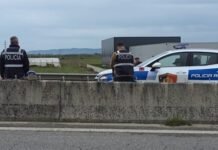 Aksident në Lushnjë / Automjeti përplas 43-vjeçarin që lëvizte me biçikletë (EMRI)