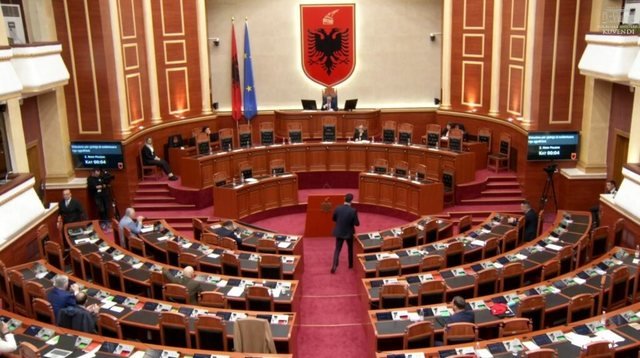 -640-0-salla-kuvendi-1024x573-1774893727