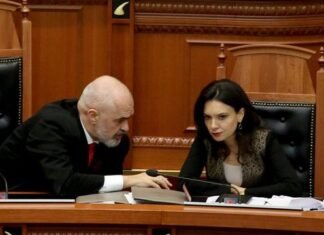 “Qepe gojën, mos më bëj të të nxjerr jashtë”/ Spiropali me mesazh të koduar në FB, pas debatit me Ramën!