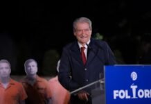 Protesta e 12 marsit, Berisha thirrje intelektualëve: Heshtja juaj është ndihmë për regjimin!