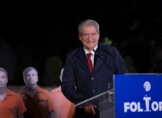 Protesta e 12 marsit, Berisha thirrje intelektualëve: Heshtja juaj është ndihmë për regjimin!