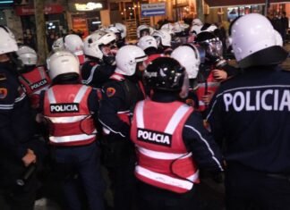 Protesta e opozitës, shoqërohen 23 persona