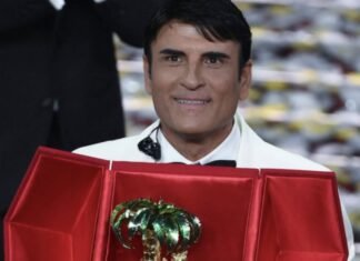 Sanremo 2026 – Sal Da Vinci fiton festivalin me “Per sempre sì”