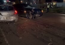Përplasen dy automjete, dy të mitur në spital