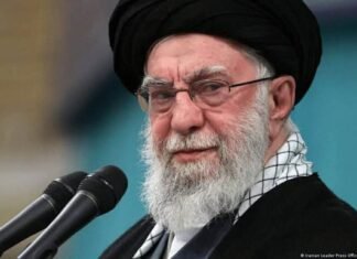 Irani konfirmon vdekjen e liderit suprem Ali Khamenei; mbyllet Ngushtica e Hormuzit