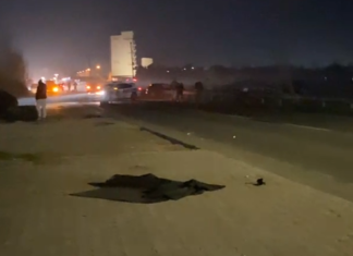 Automjeti përplaset me shtyllën dhe murin rrethues, humb jetën drejtuesi