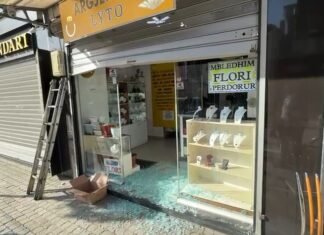 Tentohet të grabitet argjendaria, pronari: Më kanë vjedhur biznesin tre herë
