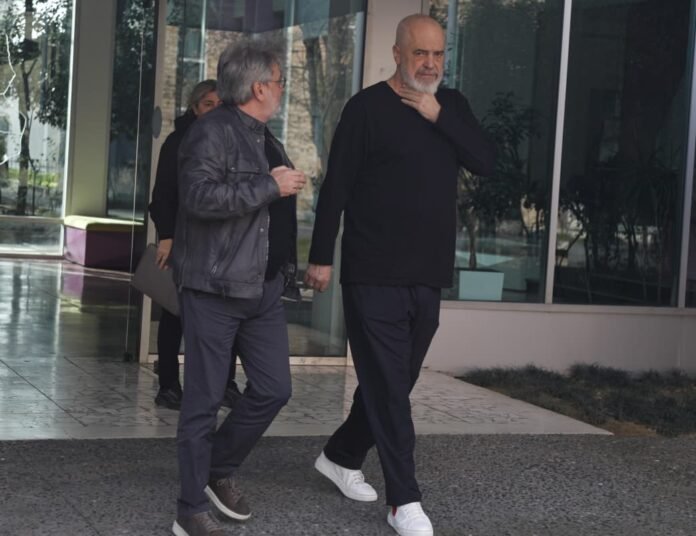 c9ad1ba7-139b-4d49-988e-0837c06e2f6a