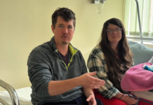 Të braktisësh SHBA për Shqipërinë: Çift amerikan zgjedh Shkodrën për të jetuar dhe për lindjen e djalit, i vendosin emër shqiptar