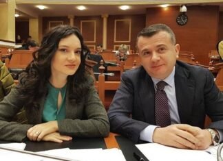 ‘Ndëshkim’ pse mungoi për Ballukun, Elisa Spiropali i përgjigjet Taulant Ballës: Thirre grupin e PS pa vonesë