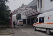 E rëndë/ Foshnja 2-muajshe në gjendje të rëndë, dyshohet nga kequshqyerja