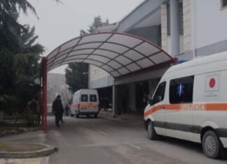 E rëndë/ Foshnja 2-muajshe në gjendje të rëndë, dyshohet nga kequshqyerja