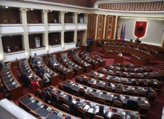 77 vota kundër/ Rrëzohet pr/ligji i PD-së për uljen e çmimit të naftës