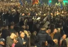 Protesta nis me tensione, qytetarët hedhin molotov