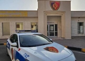 I vuri gjobë për parkimin, qytetari qëllon policin bashkiak