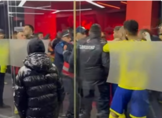 Elbasani fiton në Vlorë, tensione pas ndeshjes. Tifozët vendas tentojnë të përleshen me lojtarët miq