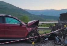 Përplasen “kokë më kokë” dy automjete, 8 të plagosur