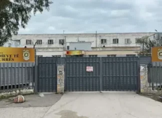 Aksion në burgun e Durrësit/ SPAK kontroll për aparate telefonike në qelinë e Veliajt dhe Beqajt