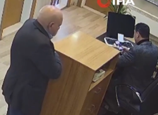 ‘Çmendet’ i moshuari! Godet me hanxhar pas shpine punonjësin e administratës! Video