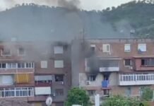 Zjarri përfshin një banesë në lagjen “Dyli Haxhire” në Elbasan, panik te banorët