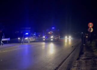 Aksident i rëndë në aksin Elbasan–Cërrik, një viktimë dhe një i plagosur
