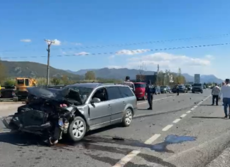 Përplasen dy automjete pranë Treshit, një i plagosur