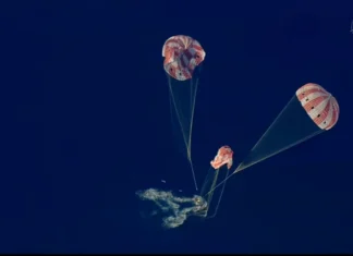 Kapsula e “Artemis II” kthehet në Tokë. Përmbyllet misioni historik rreth Hënës