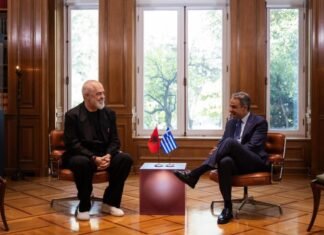 Rama takon Mitsotakis