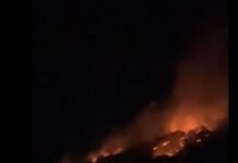 Zjarr pranë fshatit Ermenj në Gramsh, banorët kërkojnë ndihmë