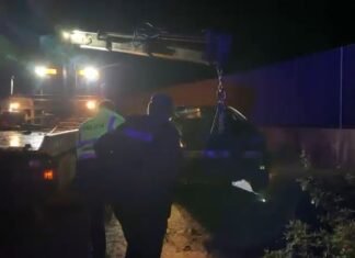 Aksident tragjik: Makina bie në kanal, humbin jetën babë e bijë