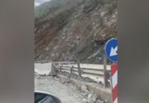 Rrugët e Librazhdit nuk gjejnë qetësi me rrugët/ Rrëshqitje dherash, shkak punimet për Korridorin e “VIII”!