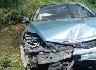 “Fordi” përplas shtyllën e tensionit të lartë dhe përfundon në kanal. Dy persona të plagosur në spital