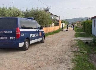 Gjendet i pajetë në rrugë një burrë