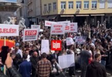 PO NDODH/ Protestë masive e studentëve shqiptarë në Shkup për gjuhën shqipe: “Ligji në letër, diskriminim në praktikë”
