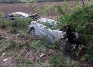 Përplasen dy automjete, lëndohen tre persona