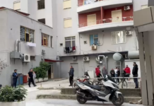 Lajm i trishtë! Fëmija 5 vjeç bie nga ballkoni dhe ndërron jetë