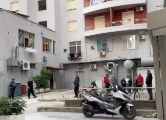 Lajm i trishtë! Fëmija 5 vjeç bie nga ballkoni dhe ndërron jetë