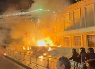 Pa podium! Ndryshon skenari i protestës së opozitës, demokratët pritet të marshojnë pa fjalime