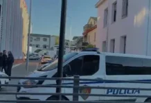 Sherr për një vend parkimi, goditet me thikë 55-vjeçari (EMRAT)