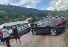 Aksident rrugor në aksin Elbasan- Përrenjas/ Lëndohen dy persona dhe bllokohet rruga për 40 minuta