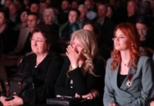 Një vit pa Artan Lamen: Nëna me zemrën e thyer, lotët e Mirelës dhe Lisia plot krenari, Artan Lame i mbledh të gjithë miqtë në ditën e tij