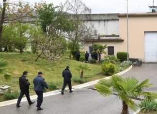 Kontroll blic në burgun e Peqinit, gjenden 4 celularë. Njëri i përkiste të dënuarit për vrasje (EMRI)