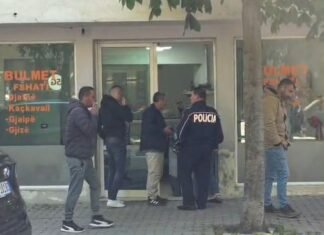 Vidhet një dyqan bulmeti në Pogradec, autorët thyen me forcë derën duke zbrazur të gjithë mallin, dëmi mbi 2 milionë lekë