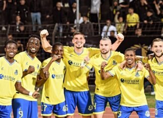 AF Elbasani drejt finales/ Tifozët verdheblu “pushtojnë” Air Albania në mbështetje të skuadrës