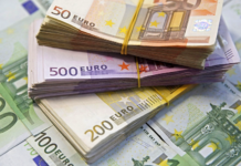 Euro e mbyll javën në rënie, arrin minimum të ri historik