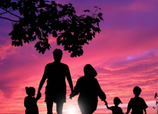 Traditat familjare që po “zhduken”, ligjet “e reja” të familjes moderne!