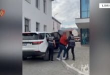 Arrestohen dy persona pasi kapen me drogë në lokal në Prrenjas
