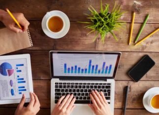 Nuk ka më as punë online, Shqipëria me rënien më të madhe të numrit të punëtorëve “freelance”