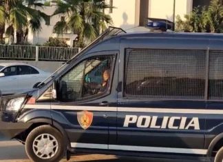 Tentoi të vr*iste një person në një lokal në Durrës/ 23-vjeçari i shumëkërkuar që prej 15 dhjetorit bie në pranga